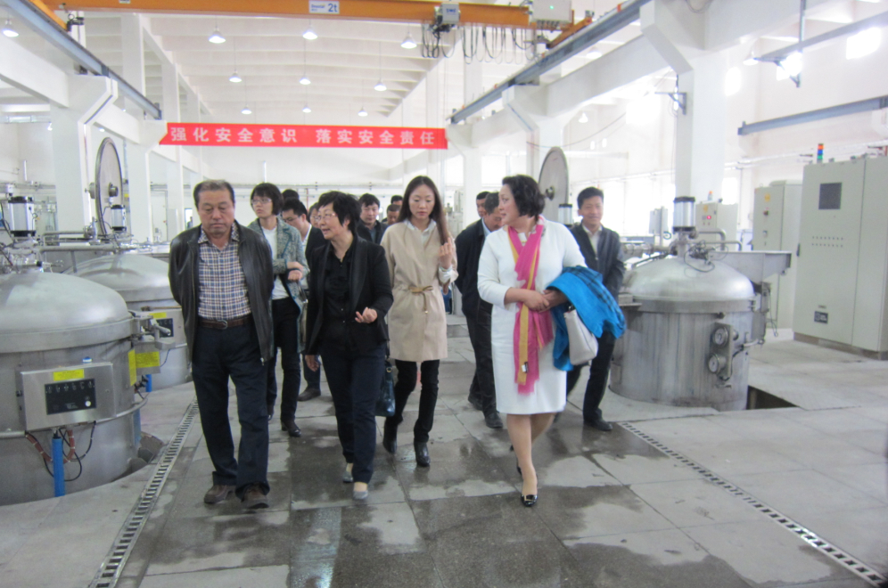 金融助力企業(yè)發(fā)展——協(xié)會(huì )聯(lián)合包商銀行對羊絨行業(yè)展開(kāi)調研
