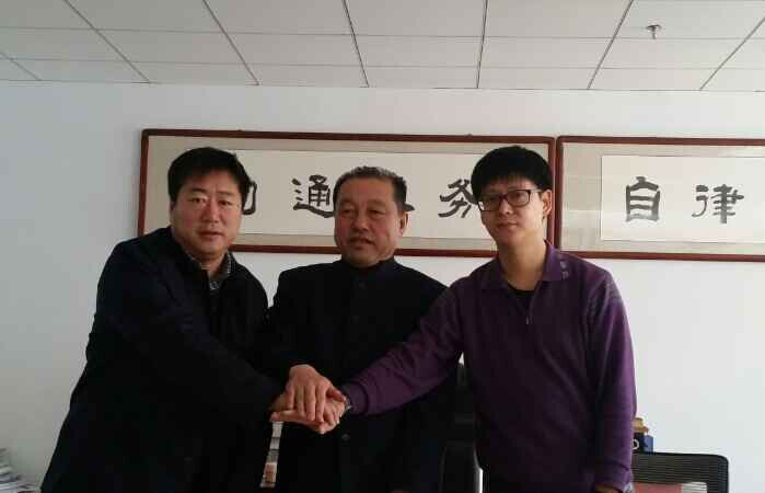 內(nèi)蒙古農(nóng)牧業(yè)產(chǎn)業(yè)化龍頭企業(yè)協(xié)會(huì)與內(nèi)蒙古拉卡拉支付有限公司、內(nèi)蒙古蒙優(yōu)匯電子商務(wù)有限公司簽署三方戰(zhàn)略框架合作協(xié)議——助力內(nèi)蒙古綠色農(nóng)畜產(chǎn)品“走出去”