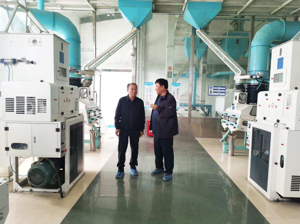 林永亮執(zhí)行會(huì)長(zhǎng)到協(xié)會(huì)副會(huì)長(zhǎng)單位、龍鼎（內(nèi)蒙古）農(nóng)業(yè)股份有限公司學(xué)習(xí)調(diào)研